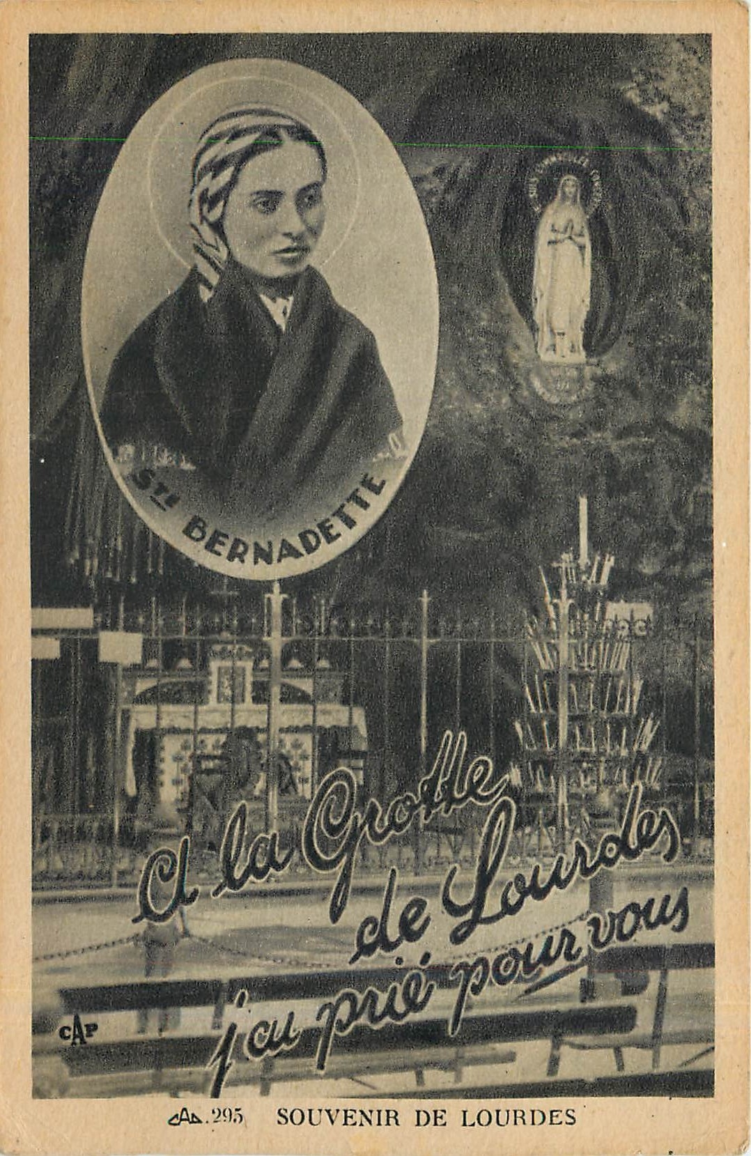 CPA A la Grotte de Lourdes jai prie pour vous Bernadette Soubirous