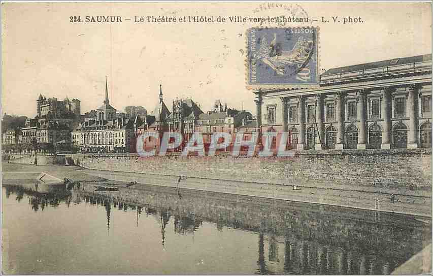 CPM Saumur Le Theatre et l'Hotel de Ville vers le Chateau 