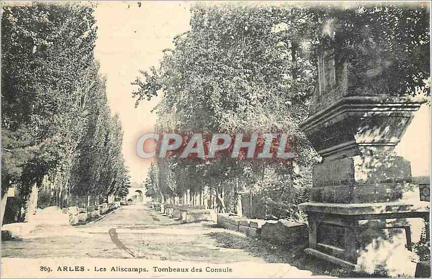 CPA Arles Les Aliscamps Tombeaux des Consule 