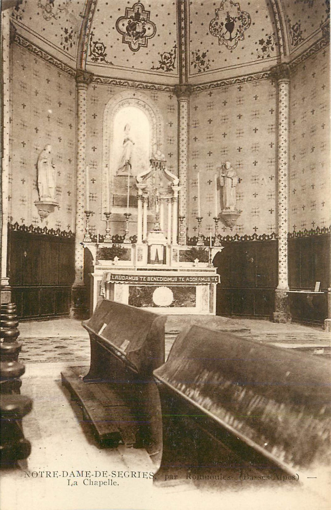 CPA Notre Dame de Segries par Roumoules Basses Alpes La Chapelle 