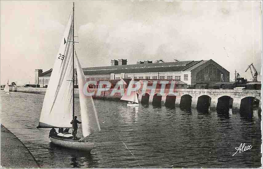 CPM Cherbourg Manche La Gare Maritime Bateau