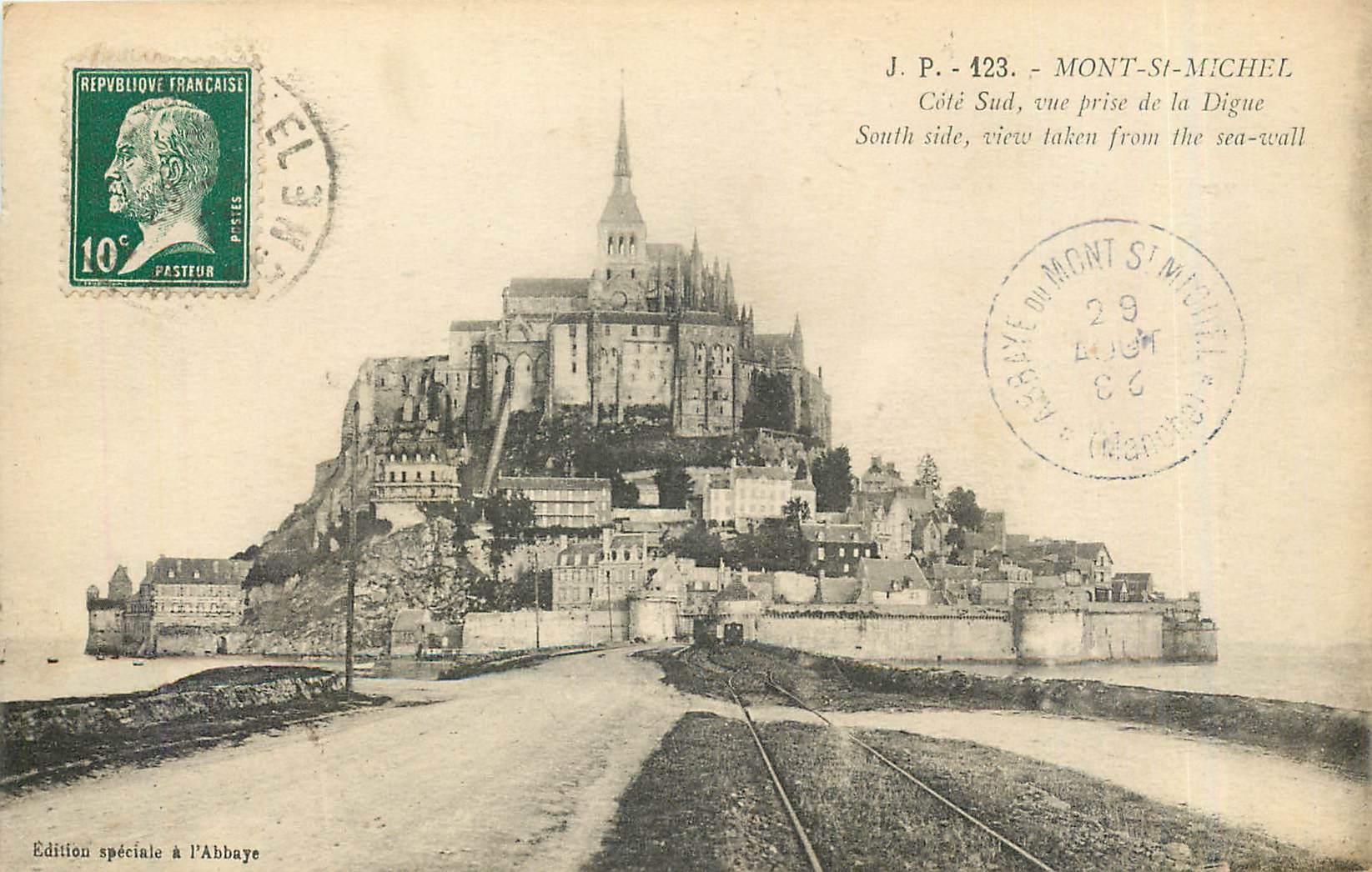 CPA Mont Saint Michel Cote Sud vue prise de la Digue 