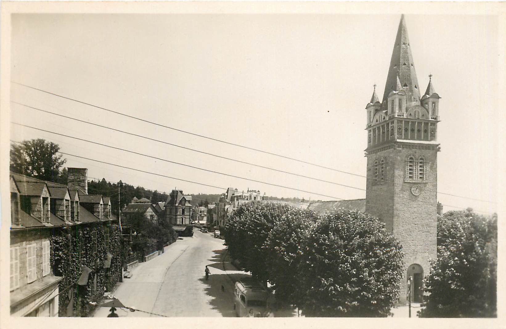 CPM Tesse la Madeleine Bagnoles Orne L'Eglise 