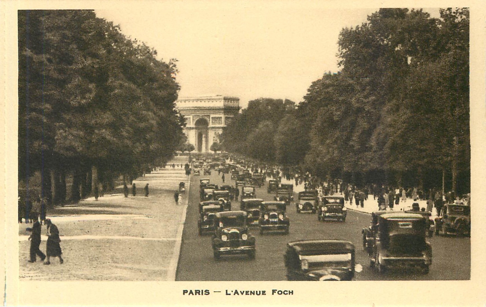CPA Paris L'Avenue Foch Automobile