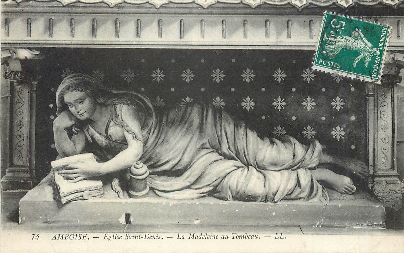 CPA Amboise Eglise Saint Denis La Madeleine au Tombeau 