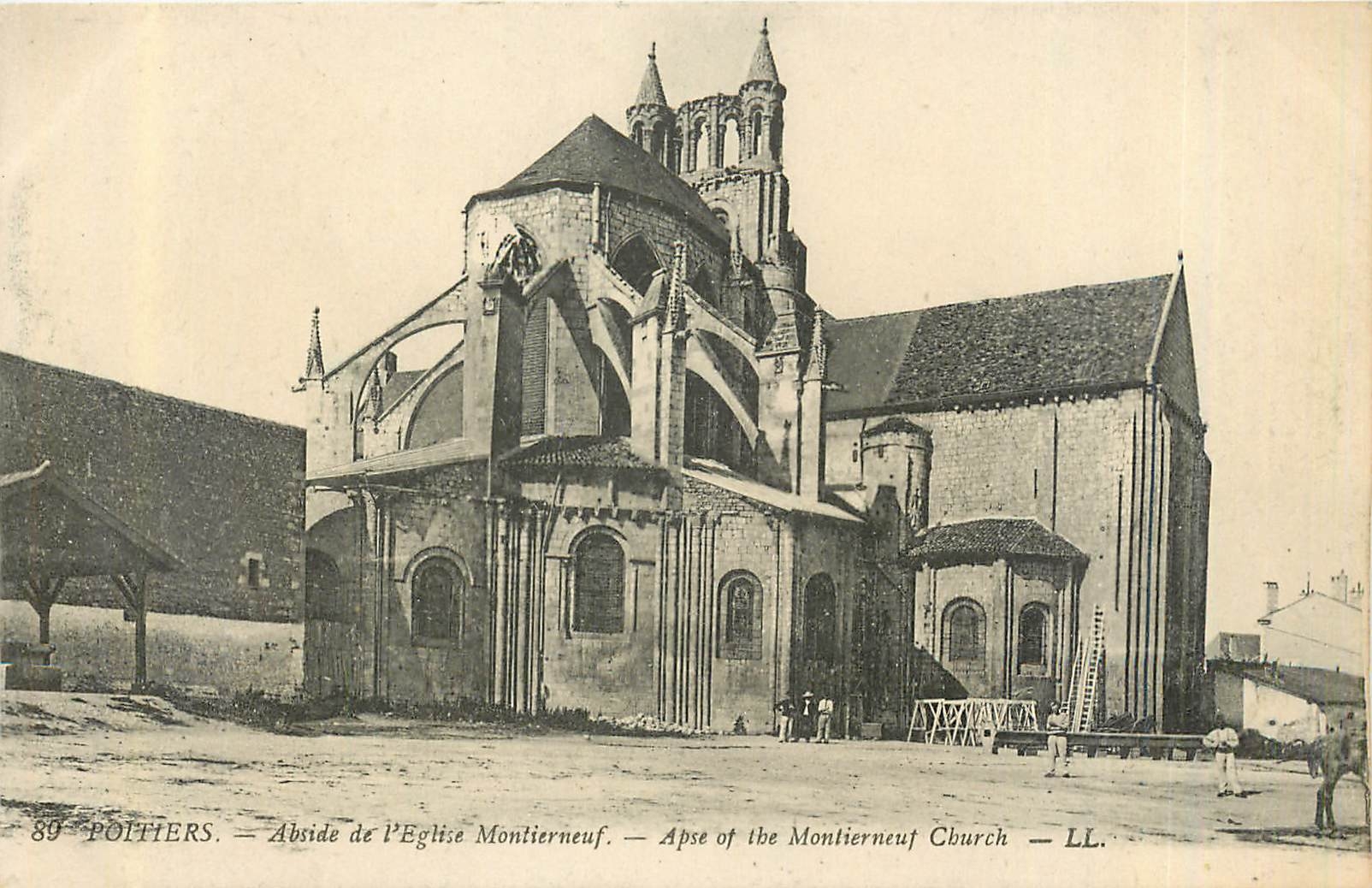 Poitiers — Abside de l'Église Montierneuf — LL.