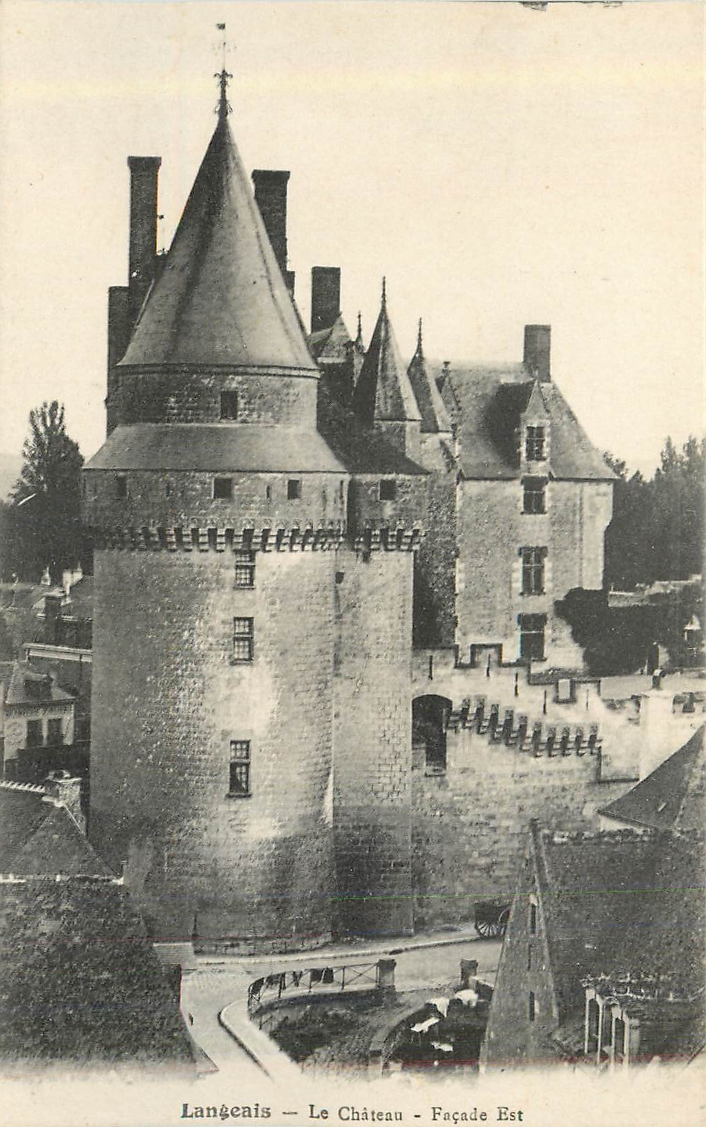 CPA Langeais Le Chateau Facade Est 