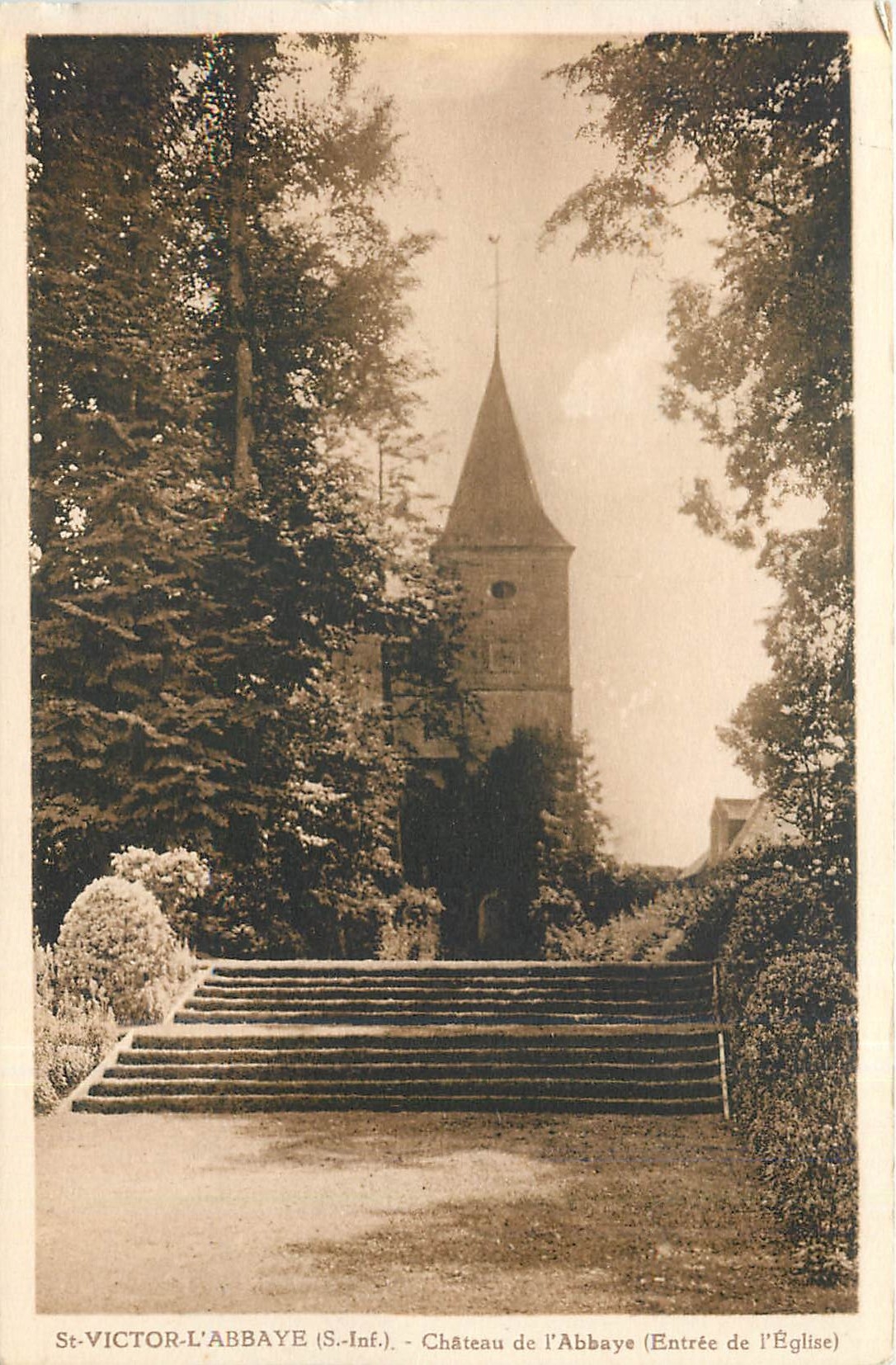 CPA St Victor l'Abbaye S Inf Chateau de l'Abbaye Entree de l'Eglise 
