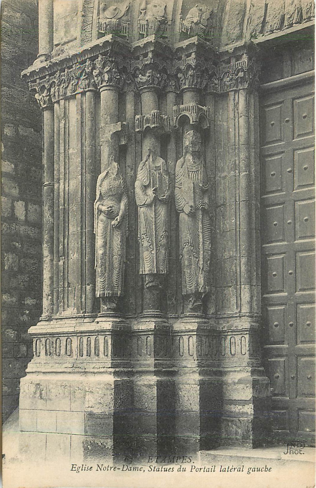 CPA Etampes Eglise Notre Dame Statues du Portail Lateral Gauche 