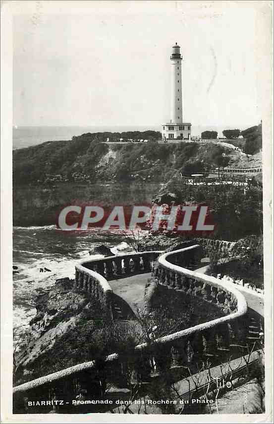 CPM Biarritz Promenade dans les Rochers du Pharo 