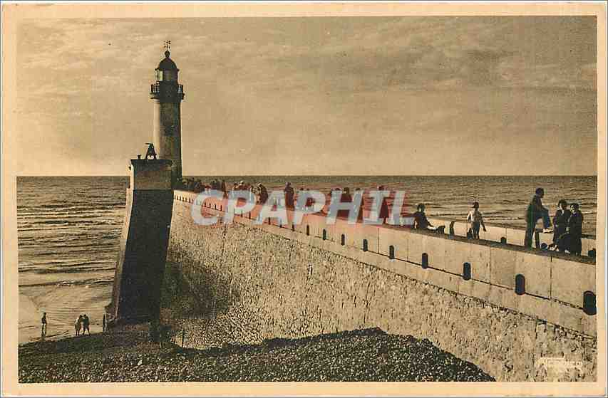 CPA Le Treport eu Mers La Classique promenade autour du phare 
