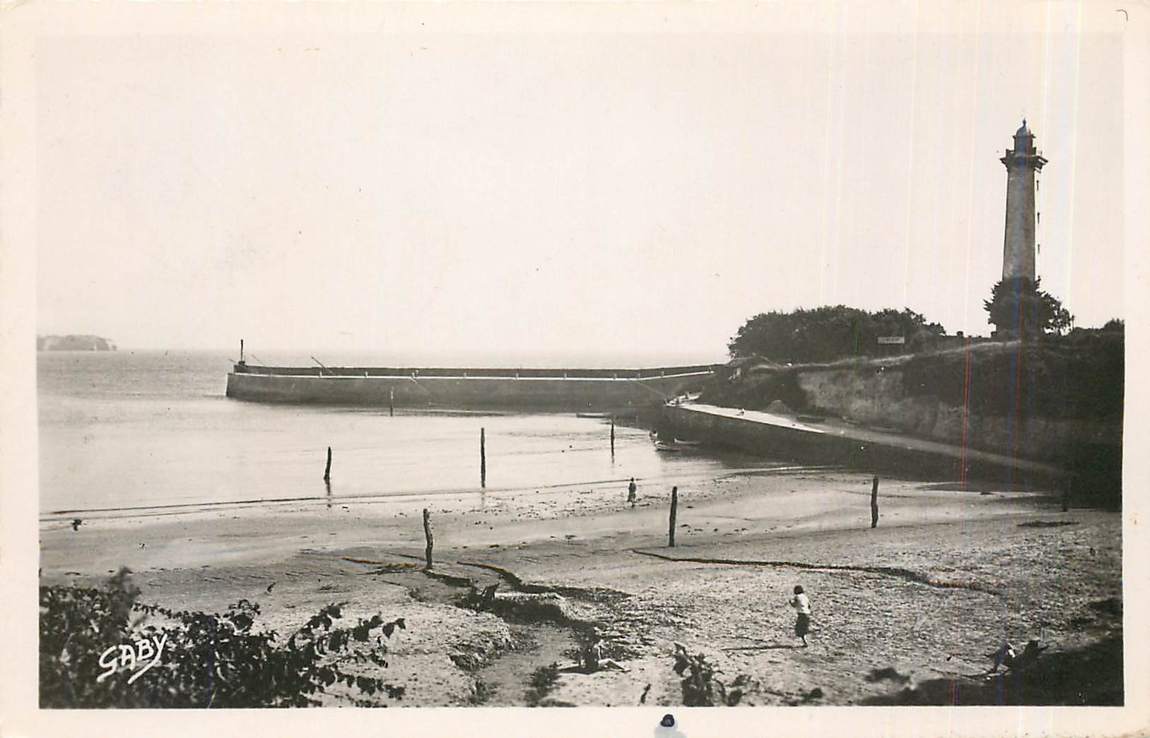 CPM Saint Georges de Didonne Ch Inf Le Phare et la Jetee 