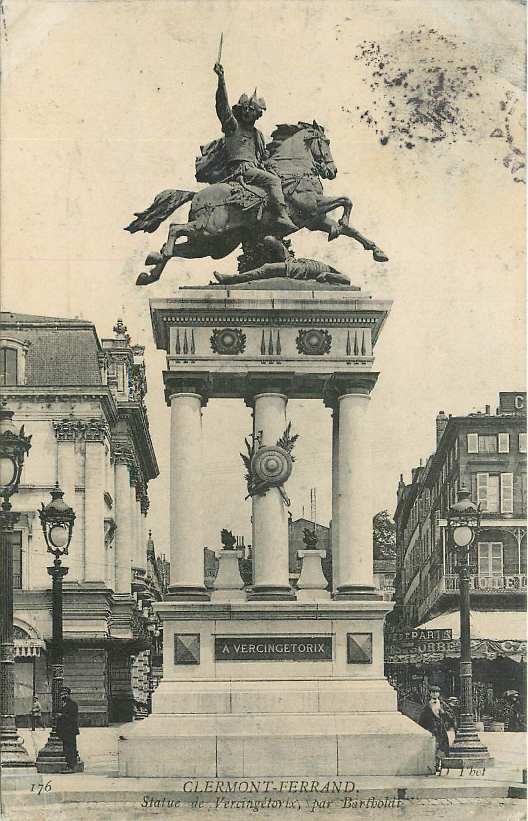 CPA Clermont Ferrand Statue de Vercingetorix par Bartholdi