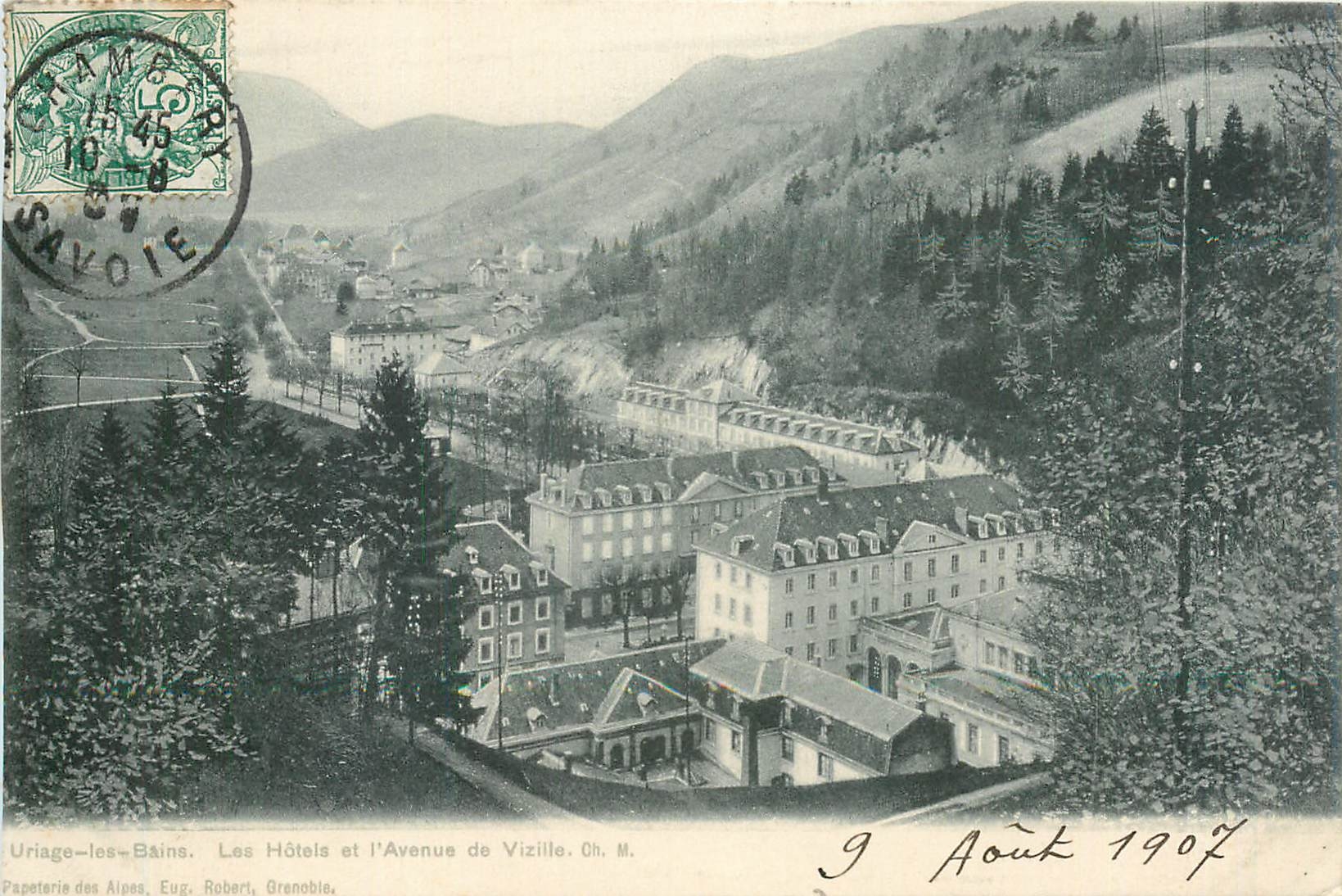 Uriage-les-Bains — Les Hôtels et l'Avenue de Vizille — Papeterie des Alpes, Eug. Robert, Grenoble