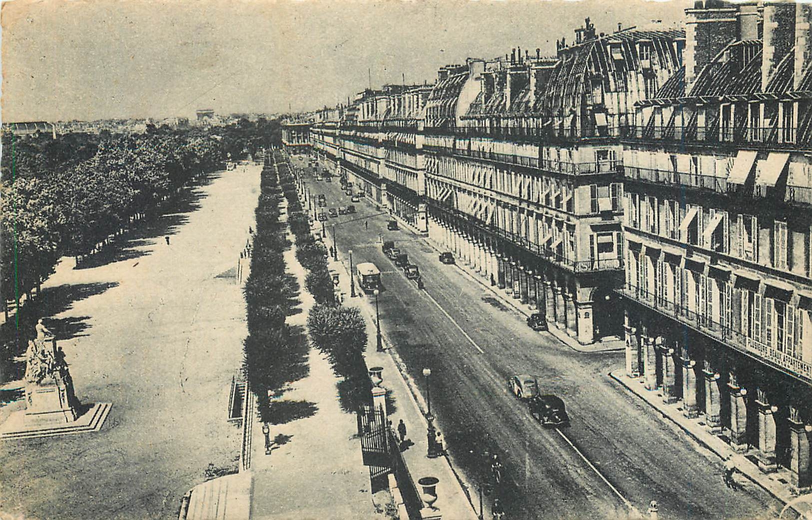CPA Paris et ses Merveilles Rue de Rivoli et jardin des Tulleries 