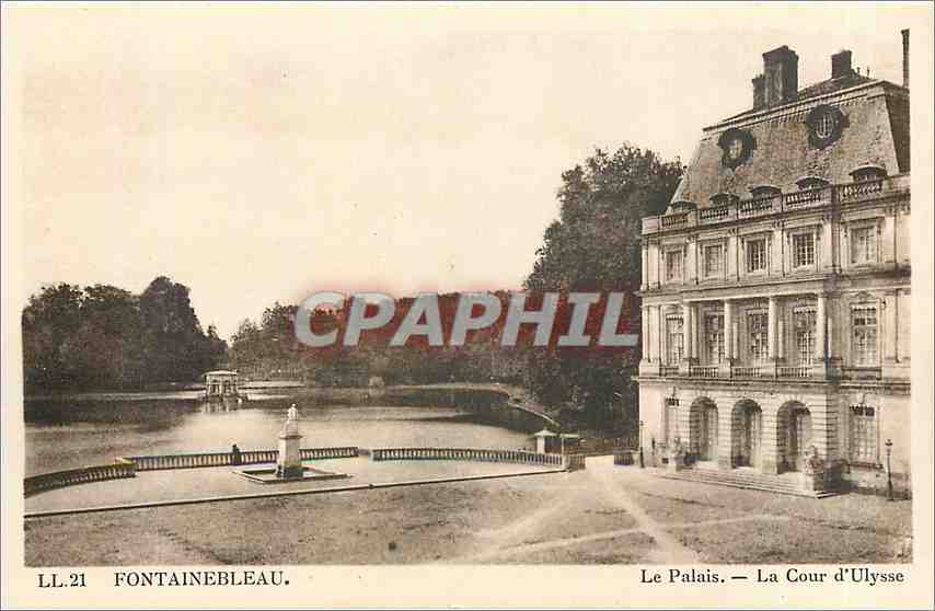 Fontainebleau — Das Schloss — Der Hof des Ulysses — LL.21 — Verlag: Photomechanique des Arts