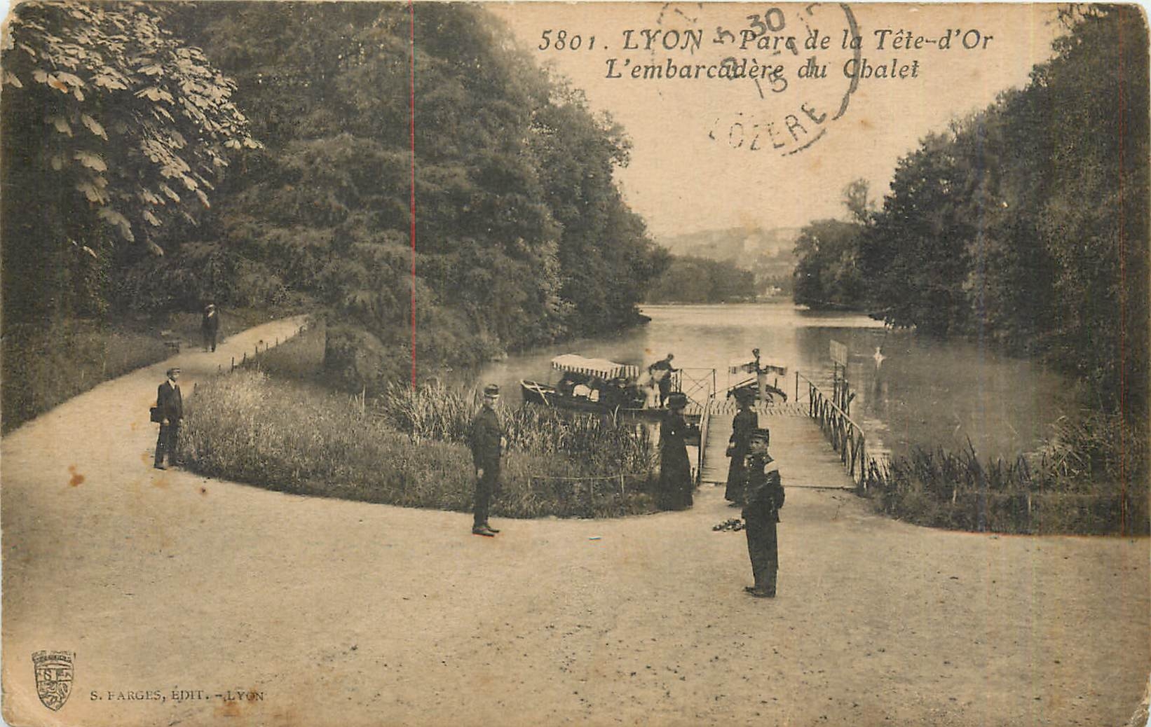 CPA Lyon Parc de la Tete d'Or L'Embarcadere du Chalet Soldats Militaria