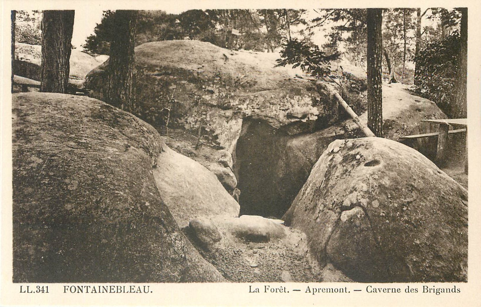 La Forêt — Apremont — Caverne des Brigands — Fontainebleau