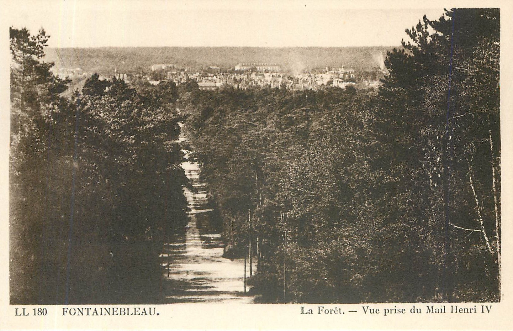 Fontainebleau — Die Forêt — Ansicht vom Mail Henri IV