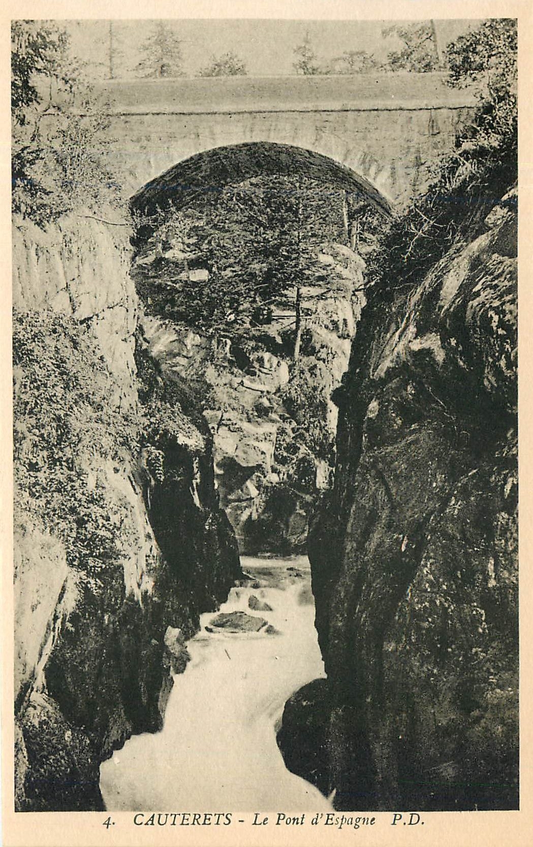 CPA Cauterets Le Pont d'Espagne 