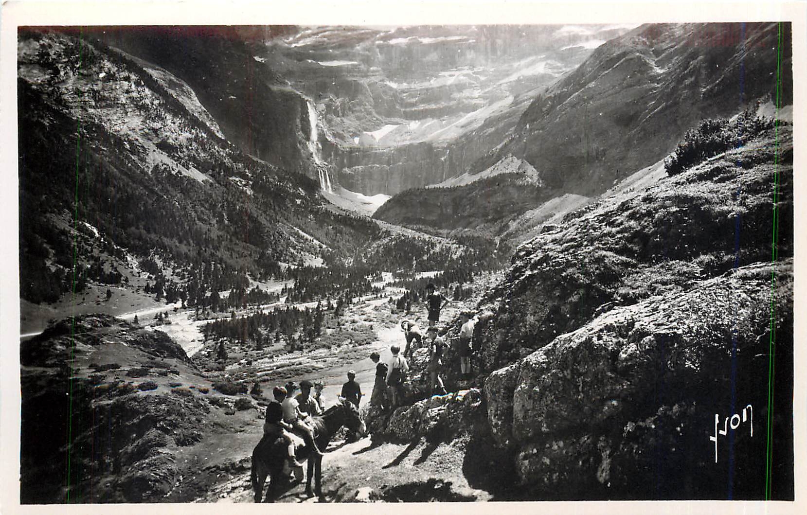 CPA Cirque de Gavarnie Htes Pyr La route du Cirque 