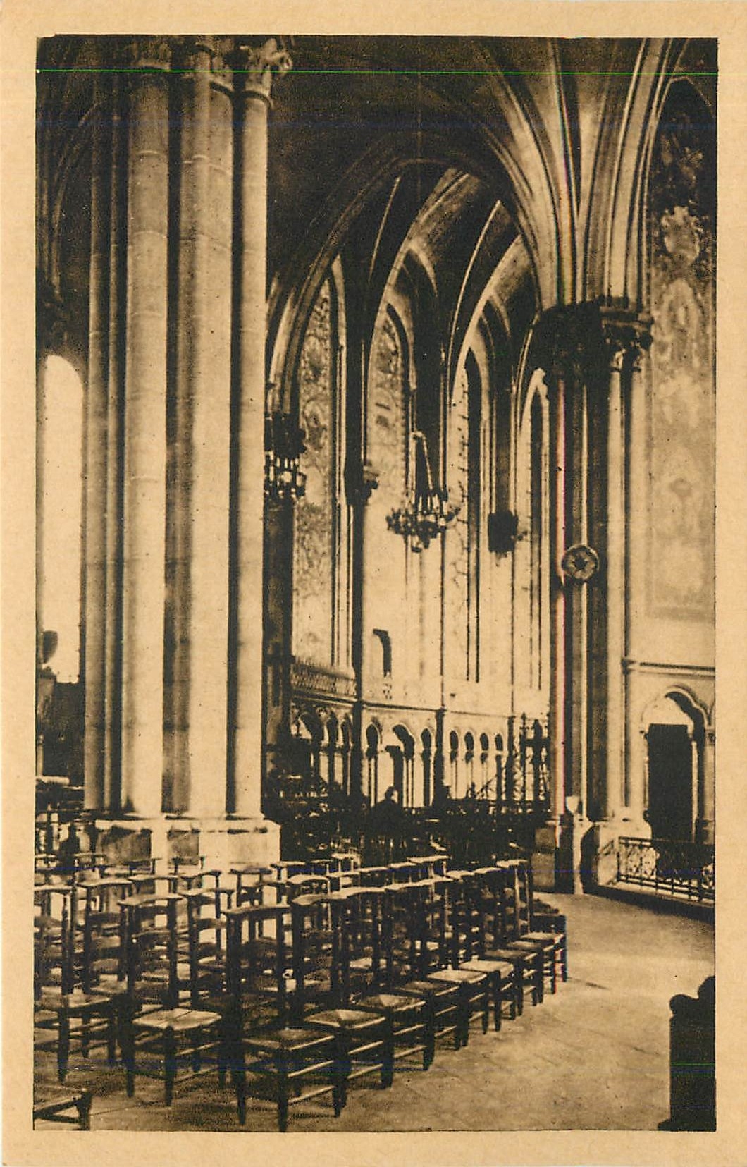 CPA Lille Nord Basilique Cathedrale Notre Dame de la Treille Le deambulatoire et l'Entree de la Chap