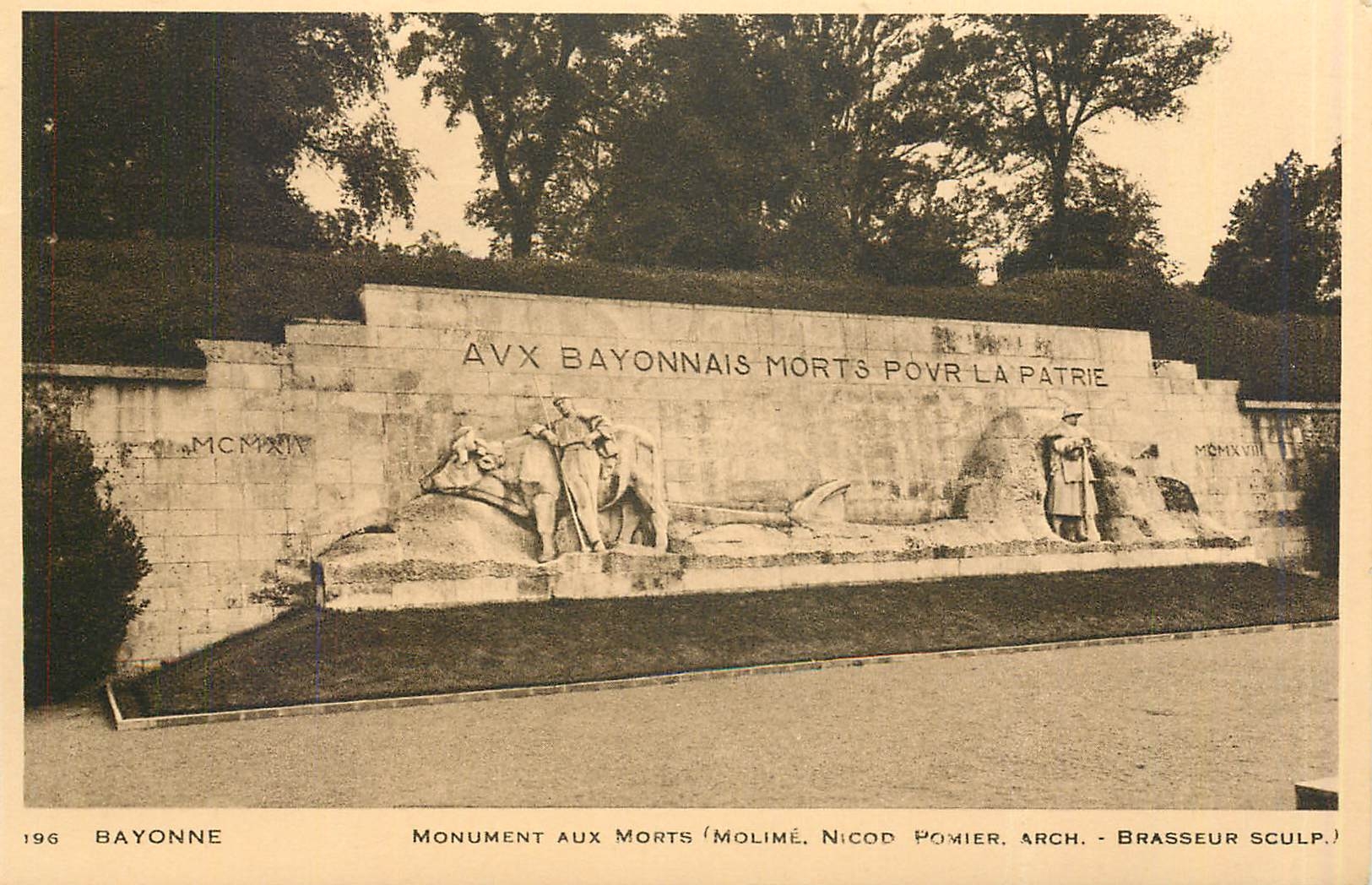 CPA Bayonne Monument aux Morts Molime Nicod Pomier Arch Brasseur Sculp 