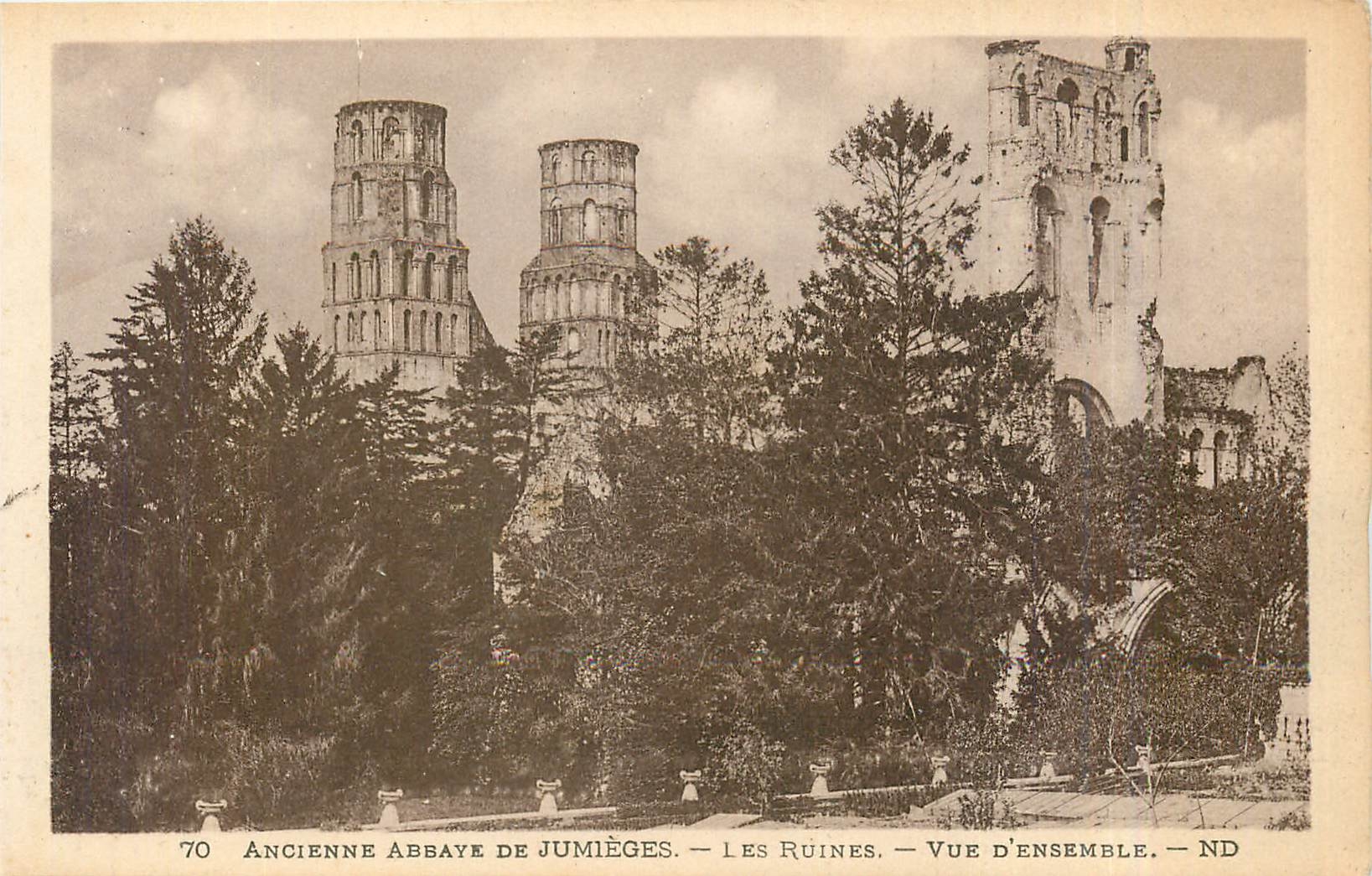 CPA Ancienne Abbaye de Jumieges Les Ruines Vue d'Ensemble 
