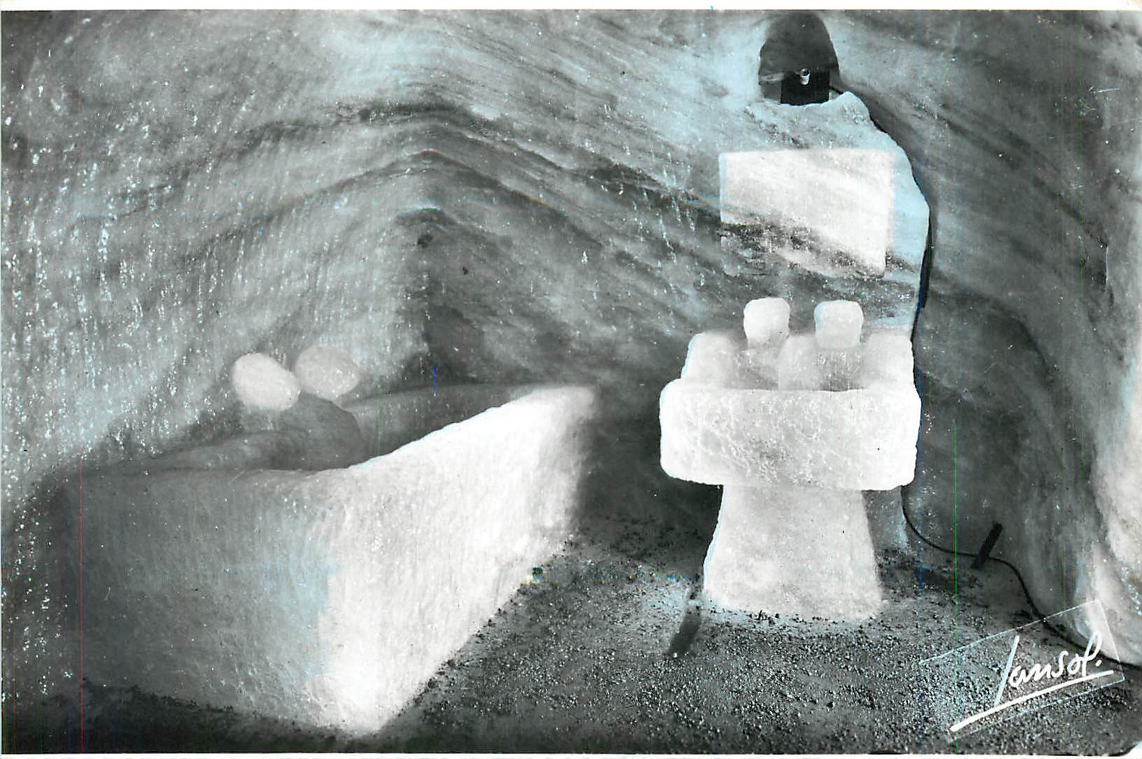 CPM Chamonix Montenvers Interieur de la Grotte de la Mer de Glace La Salle de Bains 