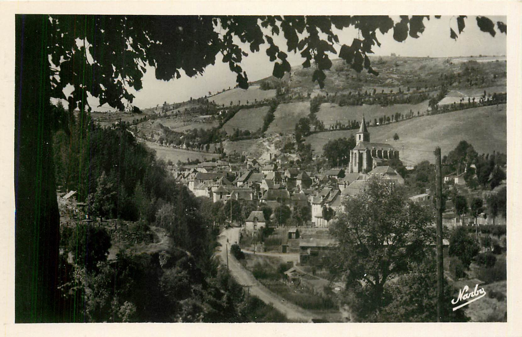 CPA Chaudesaigues Cantal Vue generale 