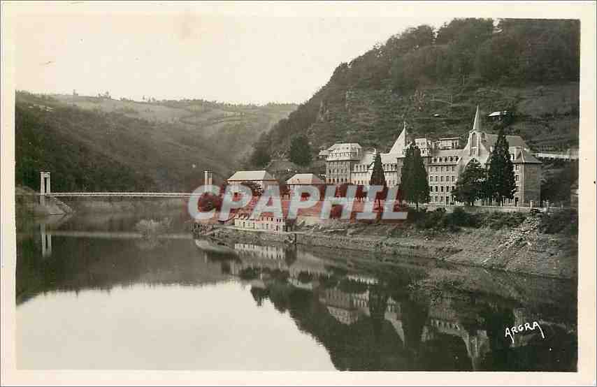 CPA Vallee de la Truyere Barrage de Sarrans L'hospice des incurables de la Deveze