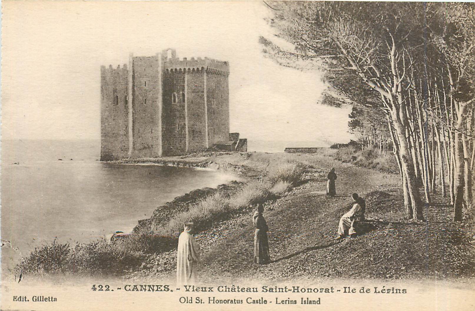 CPA Cannes vieux Chateau Saint Honorat Ile de Lerins 