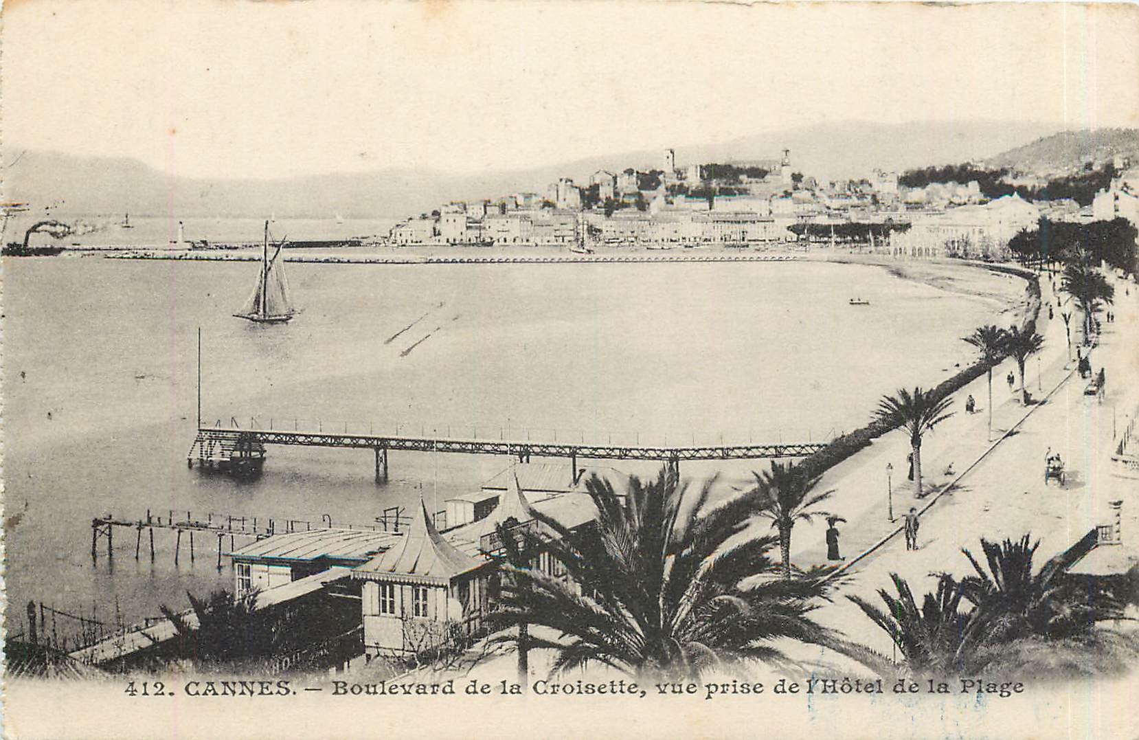 CPA Cannes Boulevard de la Croisette vue prise de l'Hotel de la Plage 