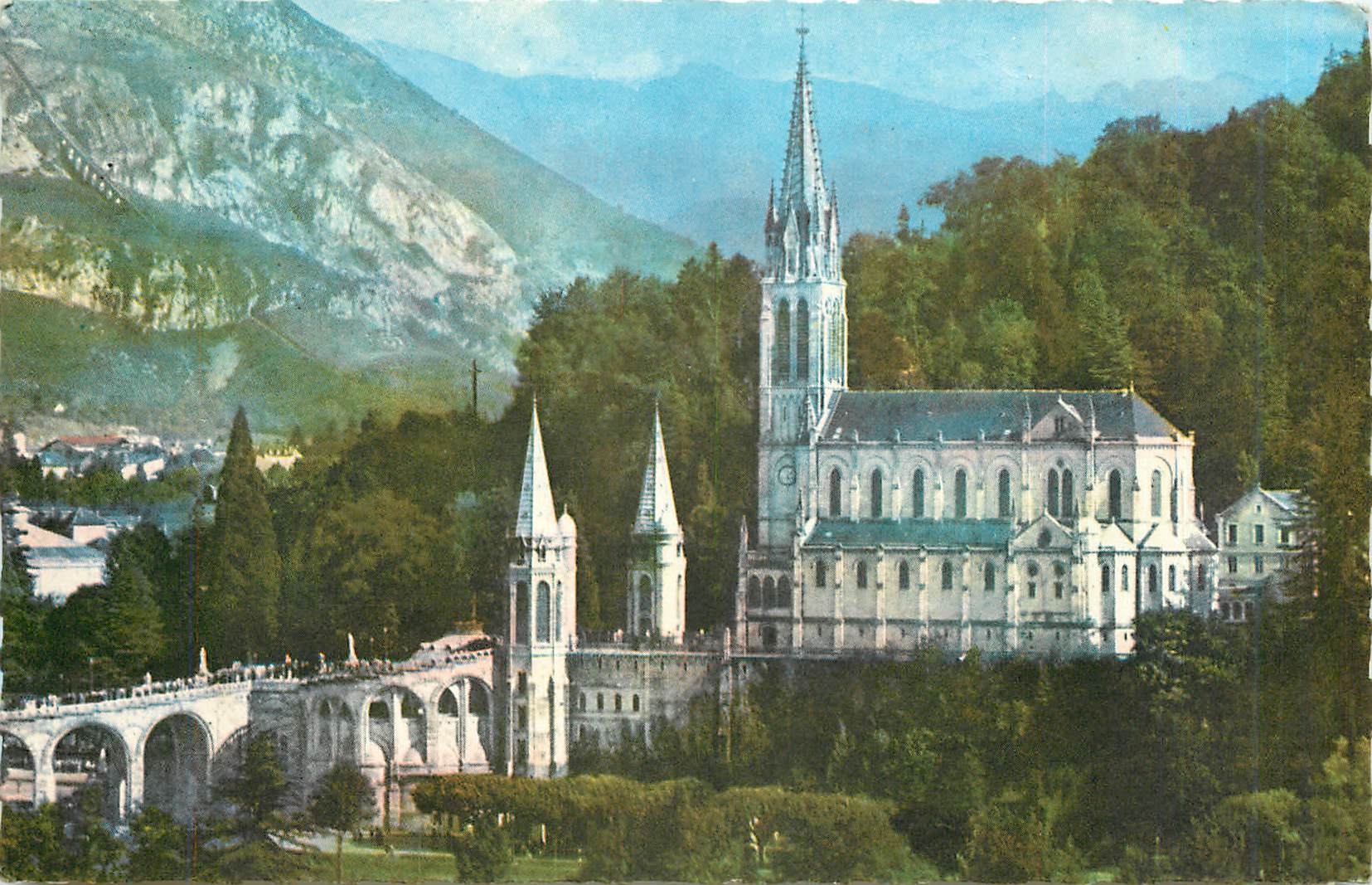CPA Lourdes HP La Basilique et le Pic du Jer 