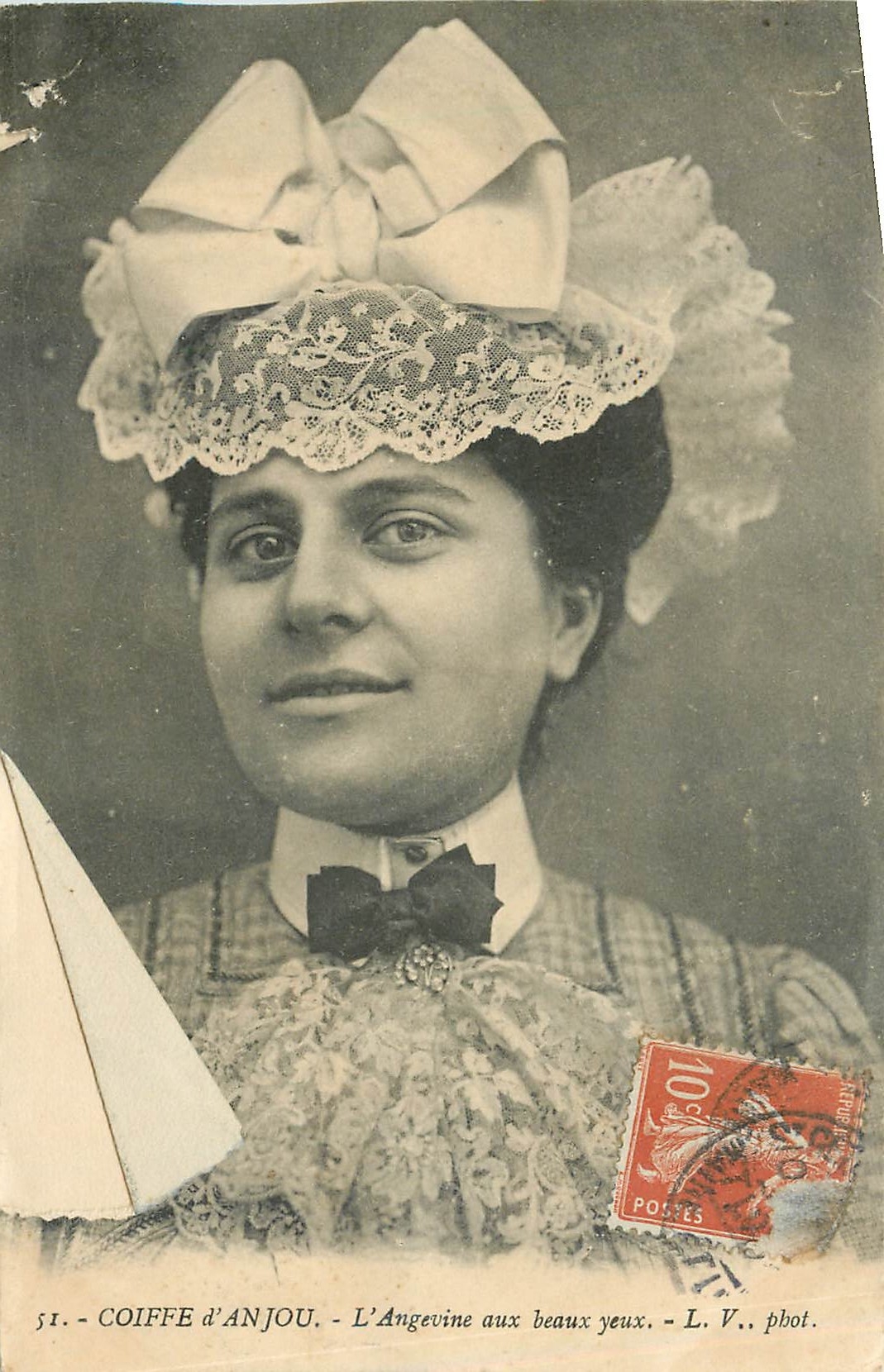 CPA Coiffe d'Anjou L'Angevine aux Beaux jeux Folklore