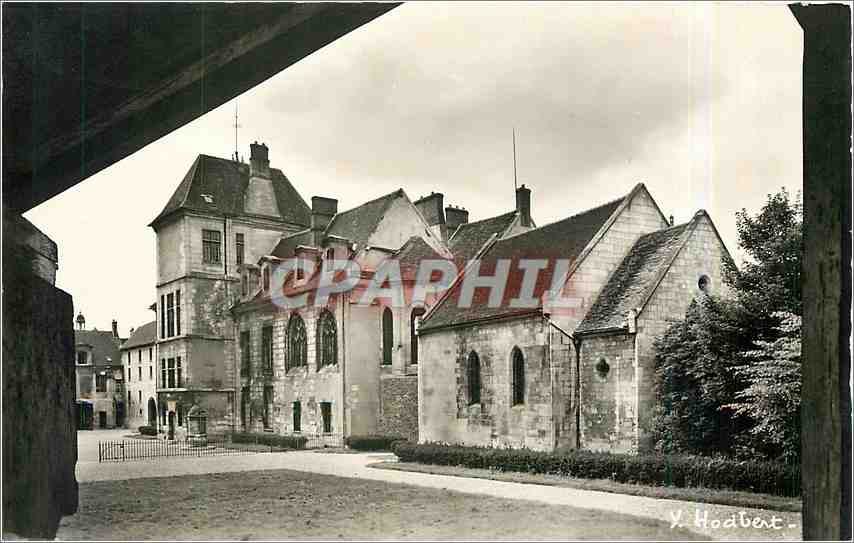 CPM Meaux Seine et Marne Le palais episcopal vu de la cour
