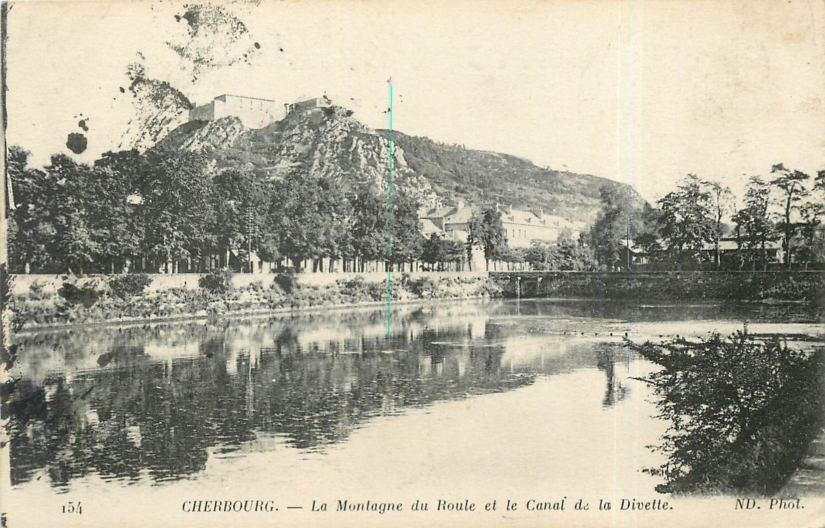 CPA Cherbourg La Montagne du Roule et le Canal de la Divette 