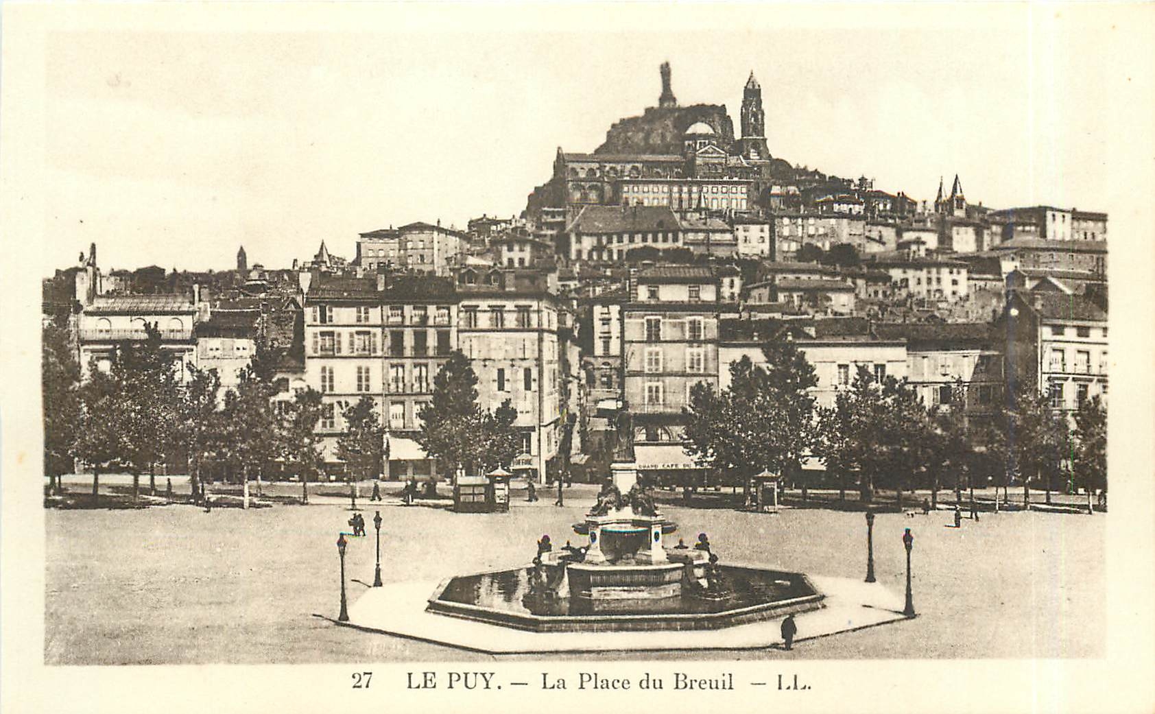 CPA Le Puy La Place du Breuil 