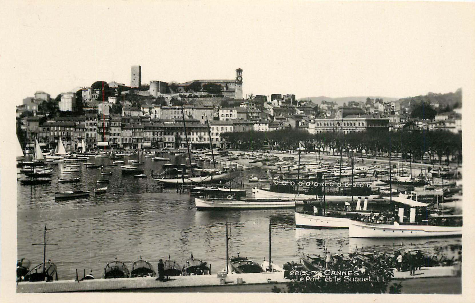 CPA Cannes Le Port et le Suquet Bateaux