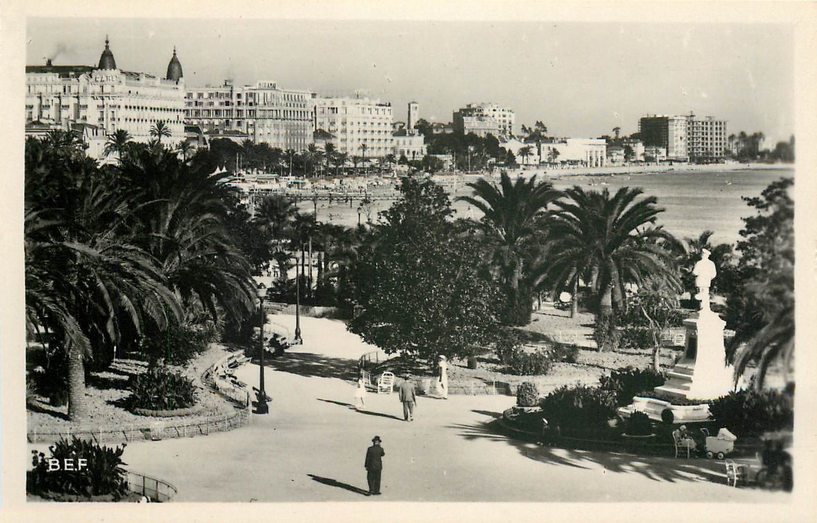 CPA Cannes Les Jardins et les Grands Hotels de la Croisette 