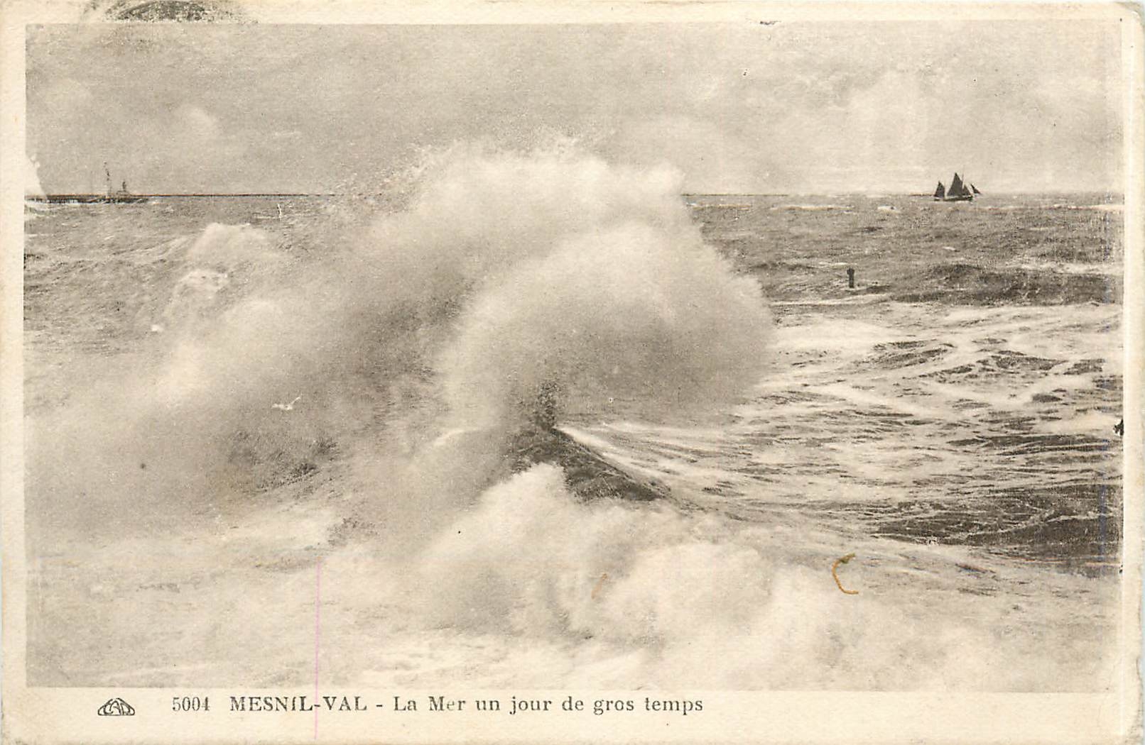 CPA Mesnil Val La Mer un jour de gros Temps 