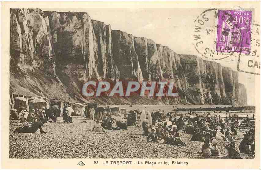 CPA Le Treport La Plage et les Falaises 