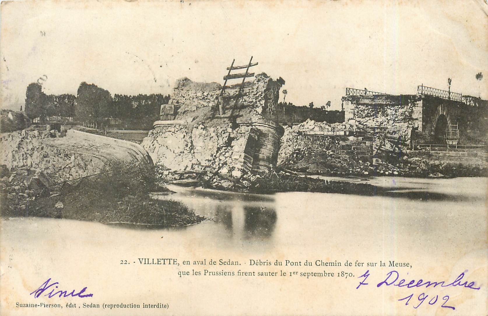 CPA Villette en aval de Sedan Debris du pont de chemin de fer sur la Meuse Militaria