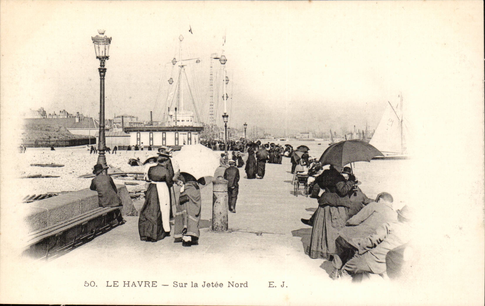 Le Havre CPA Sur la jetee Nord 