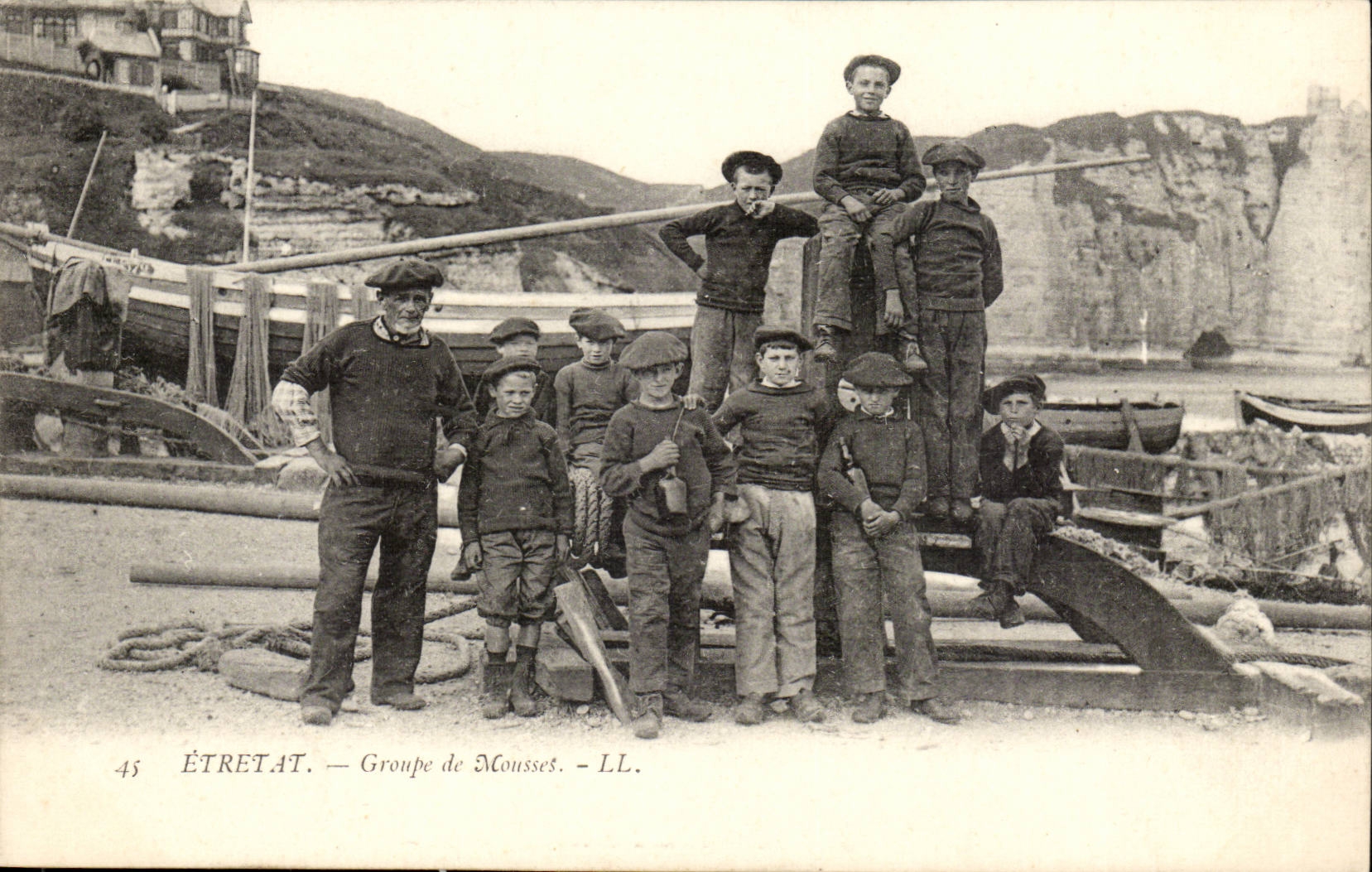 ÉTRETAT — Gruppe Mousset — LL.
