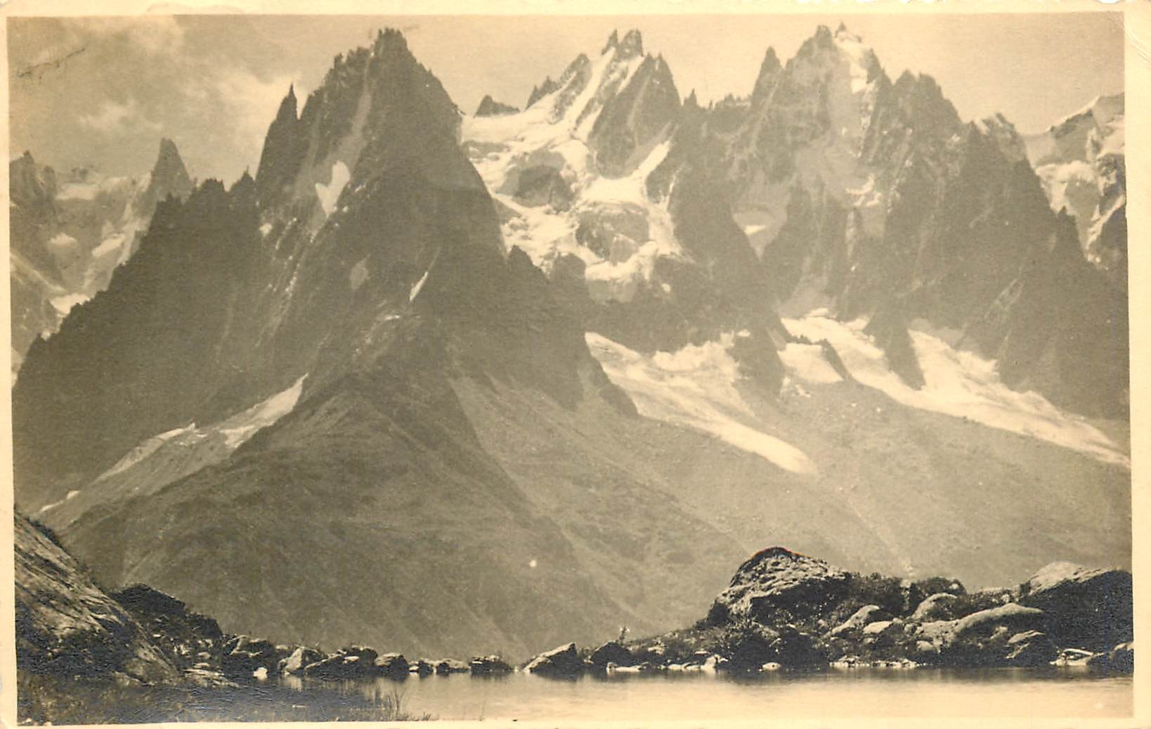 CPM Mont-Blanc vue dur les Aiguilles