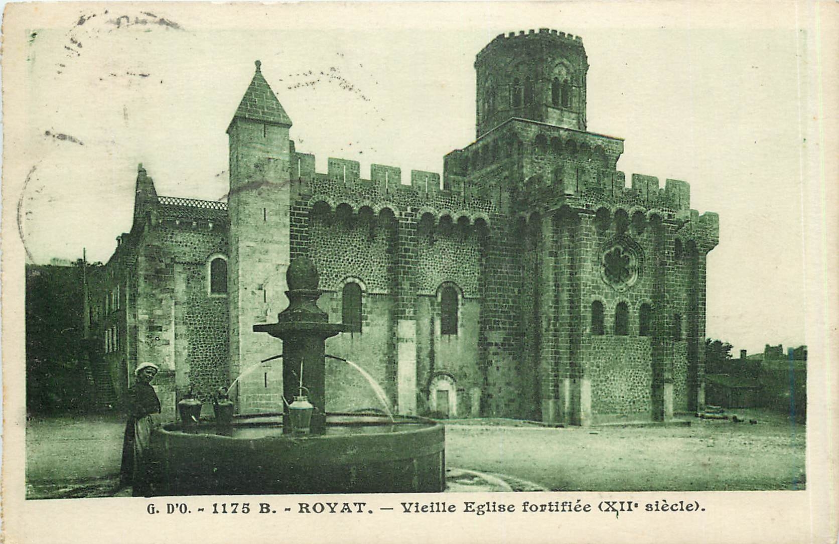CPA ROYAT - Vieille Eglise fortifiee