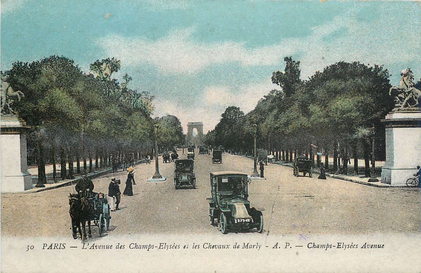 CPA PARIS L'Avenue des Champs-Elysees