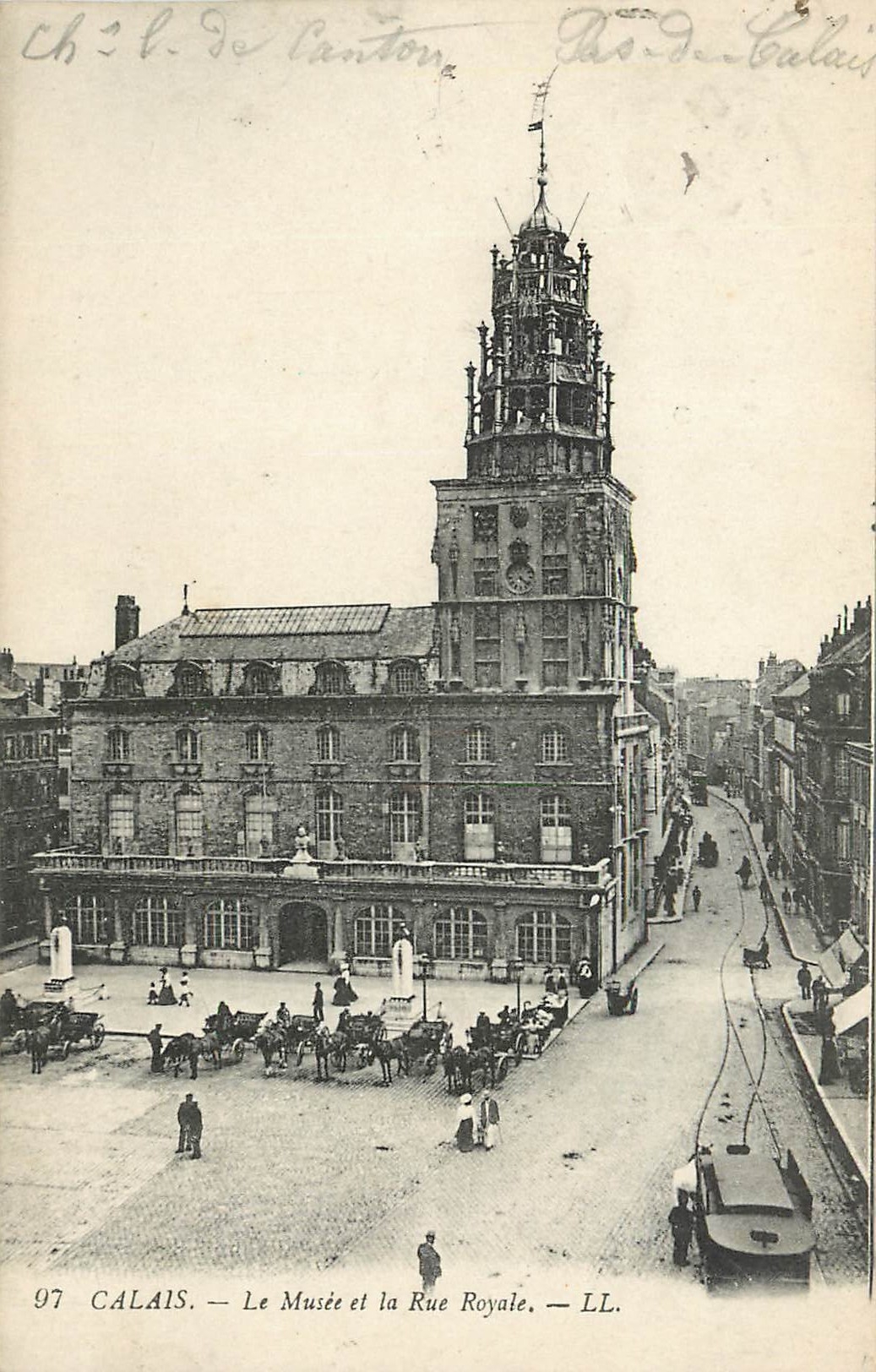 CPA CALAIS La Musee et la Rue Royale