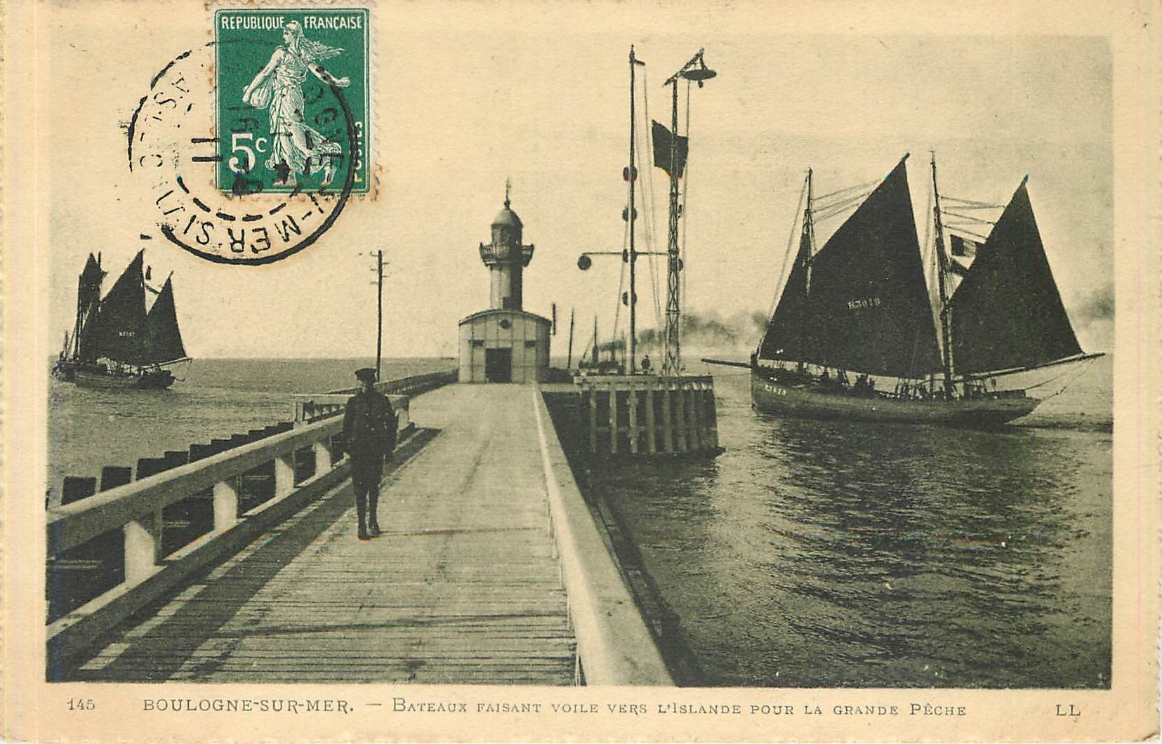 Boulogne-sur-Mer — Bateaux faisant voile vers l'Islande pour la grande pêche — LL, n°145
